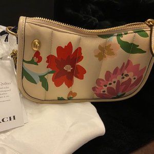Coach Bag Swinger 20 With Quilting And Floral Bouquet Print